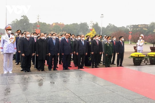 Lãnh đạo Đảng, Nhà nước viếng Chủ tịch Hồ Chí Minh nhân dịp kỷ niệm 92 năm thành lập Đảng