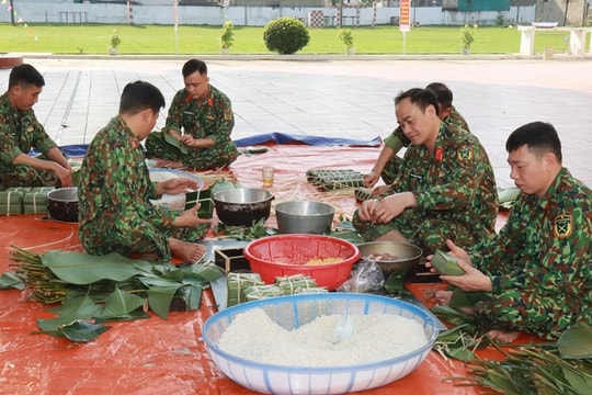 Bộ CHQS tỉnh Nghệ An tổ chức nhiều hoạt động vui Tết đón Xuân cho bộ đội