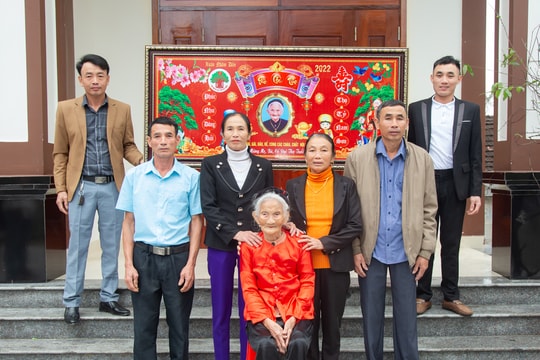 Ấm áp lễ mừng thọ giữa mùa dịch