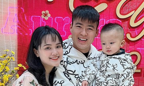 Cầu thủ Việt vui Tết bên người thân