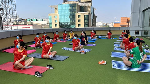 Qatar 2022, kỳ World Cup 'bình thường mới'; ĐT nữ Việt Nam tập yoga sau trận thắng Thái Lan