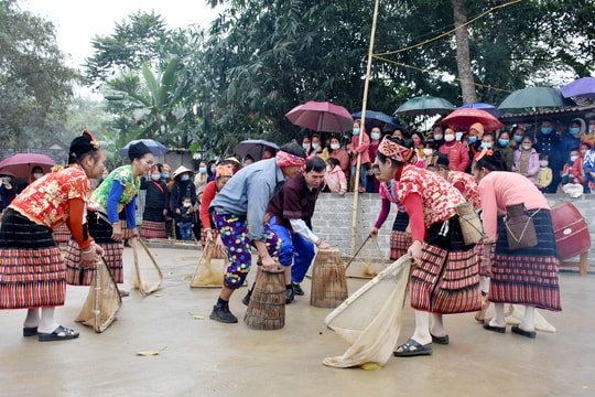 Lễ cầu mùa đầu năm mới ở bản Thái miền Tây Nghệ An