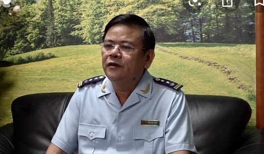Đội trưởng Hải quan 3 lần nhận tiền 'khủng' để 'ngó lơ' cho buôn lậu xăng