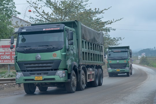 Xe tải cơi nới thành thùng, chở quá tải lộng hành ở Đô Lương