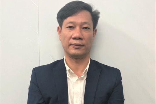 Thêm một người bị bắt trong vụ nhà báo lừa đảo chủ tàu cát