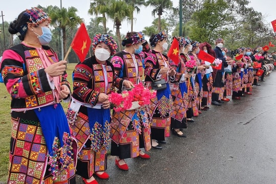 Nền văn hiến kỳ vĩ của dân tộc Việt Nam được tạo nên bởi 54 dân tộc anh em