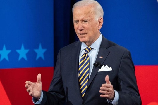 Tổng thống Hoa Kỳ Biden lảng tránh câu trả lời khi các nhà báo hỏi về Ukraine