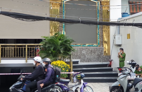 Truy sát tại quán karaoke, 1 người chết