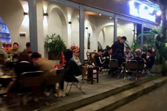 TP. Vinh: Người dân vùng đỏ 'tràn' sang vùng vàng để ăn uống, tụ họp