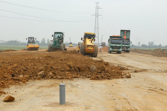 Phó Thủ tướng Lê Văn Thành: Kiên quyết không để thiếu vật liệu xây dựng dự án cao tốc Bắc - Nam