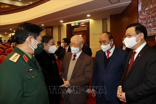 Bộ Chính trị gặp mặt nguyên lãnh đạo cấp cao của Đảng, Nhà nước