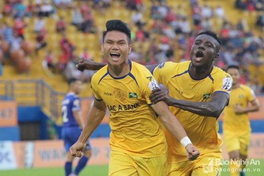 Trước trận B.Bình Dương - Sông Lam Nghệ An: Khách lấn át chủ