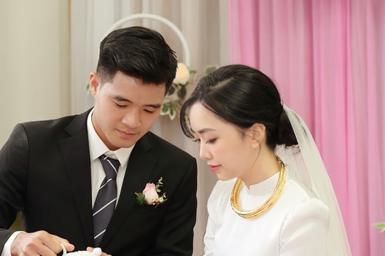 Hà Đức Chinh bí mật tổ chức lễ ăn hỏi với bạn gái hotgirl 