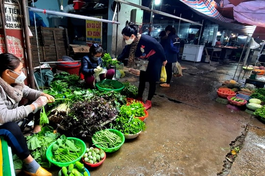 Rau xanh tăng giá do rét đậm