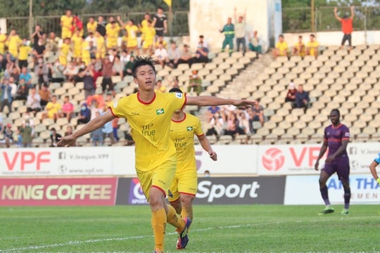 Bình Dương - Sông Lam Nghệ An: Chờ Phan Văn Đức lên tiếng