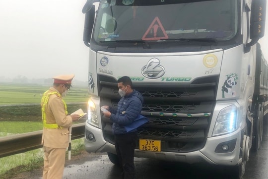 Đô Lương tăng cường xử lý xe quá khổ, quá tải