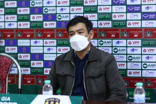 HLV Huy Hoàng: Các cầu thủ hòa nhập chưa tốt, chúng tôi sẽ sớm cải thiện
