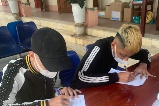 Xử phạt 2 thanh niên lái xe 'bốc đầu', quay clip đăng lên mạng xã hội