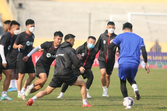 Sân Vinh mở cửa cho khán giả vào sân, Quế Ngọc Hải tự tin cùng SLNA giành chiến thắng 