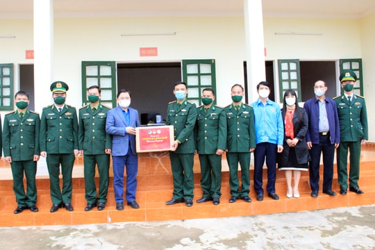 Bí thư thứ nhất Trung ương Đoàn thăm Tổng đội TNXP 9 và Đồn Biên phòng Nậm Cắn