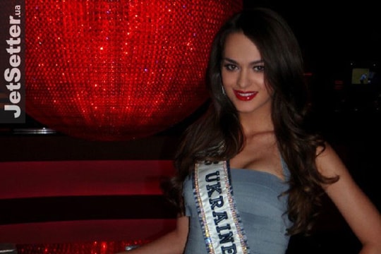 Tiết lộ về cuộc sống sang chảnh tại Mỹ của Hoa hậu đẹp nhất Ukraine