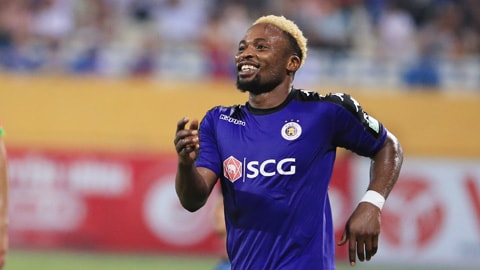 SLNA chiêu mộ tiền đạo Ganiyu Oseni, chia tay Basit