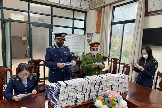 Thu giữ gần 1.700 que test nhanh Covid-19 không có giấy tờ