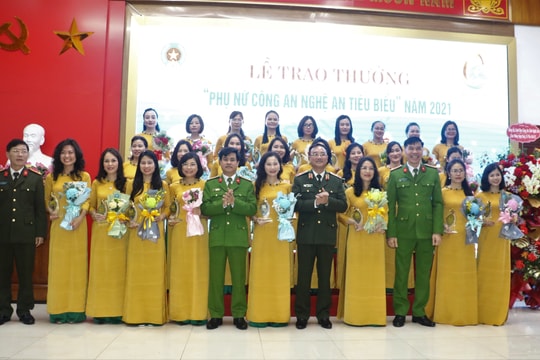 Công an Nghệ An tôn vinh 30 phụ nữ tiêu biểu nhân ngày 8/3