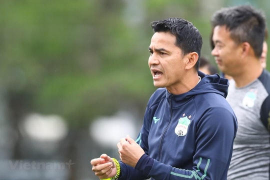 Ai làm phá sản tính toán của HLV Kiatisak?