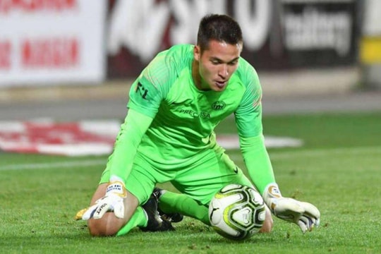 Thủ thành từng dự Europa League sắp khoác áo đội tuyển Việt Nam?; Nga hết hy vọng dự World Cup 2022