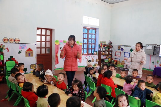 Nghệ An đưa ra phương án tạm thời để chi trả lương cho giáo viên mầm non hợp đồng