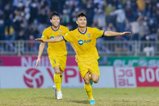 Danh sách Đội tuyển Việt Nam: Bất ngờ và bất công?