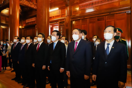 Lãnh đạo Đảng, Nhà nước và tỉnh Nghệ An dâng hương tại Khu Di tích Kim Liên