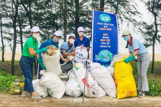 Thanh niên, phật tử Nghệ An tham gia ngày hội làm sạch môi trường