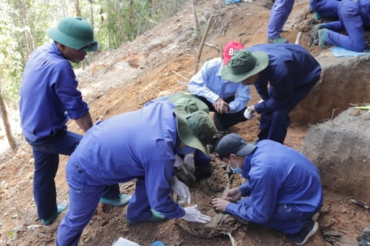 Đội Quy tập Bộ CHQS tỉnh tìm kiếm được 96 hài cốt liệt sĩ hy sinh tại Lào