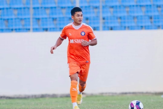 Cựu hậu vệ SLNA đang gặp khó khăn ở đội bóng mới