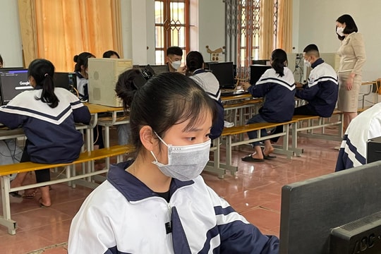 Nữ sinh Nghĩa Đàn đạt giải Nhất vòng chung kết cấp tỉnh cuộc thi 'Tự hào Việt Nam' lần thứ IV