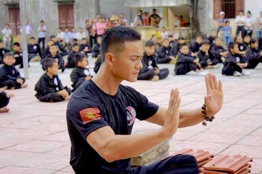 Từ cậu bé ốm nhách đến võ sư miền sơn cước