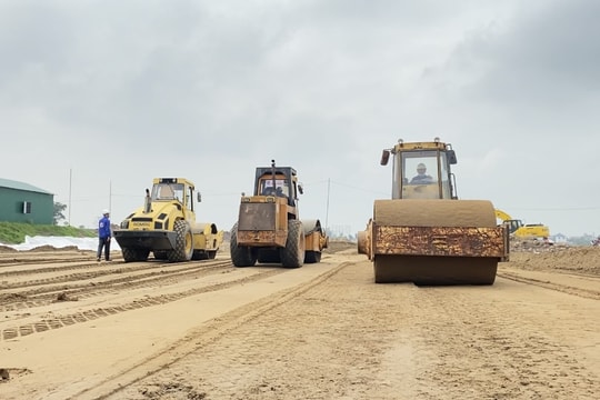 Cao tốc Bắc - Nam đoạn Diễn Châu – Bãi Vọt: Đồng loạt ra quân thi công