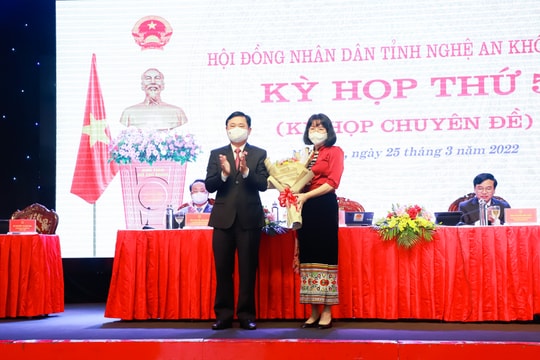 Bà Quế Thị Trâm Ngọc được bầu giữ chức Phó trưởng Ban Dân tộc HĐND tỉnh Nghệ An