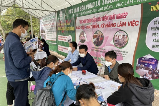 500 đoàn viên, thanh niên và người lao động tham gia ngày hội giới thiệu việc làm tại Nghĩa Đàn