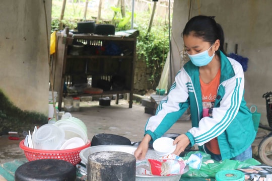 Hoàn cảnh đáng thương của hai chị em mồ côi cả cha lẫn mẹ