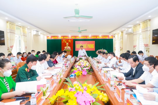 Bí thư Tỉnh ủy Thái Thanh Quý và đoàn công tác làm việc với Ban Thường vụ Huyện ủy Quế Phong