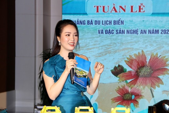 Á hậu Thụy Vân quảng bá cho du lịch Cửa Lò