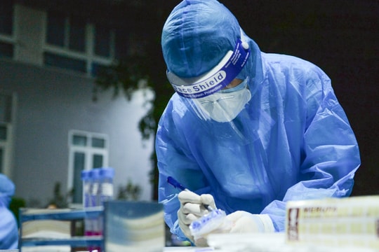 Chiều 7/4, Nghệ An ghi nhận 1.900 ca mắc Covid-19 mới, trong đó có 575 ca cộng đồng