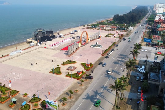 Phố biển Cửa Lò náo nức trước đêm khai hội mùa du lịch mới