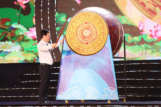 Tưng bừng khai mạc Lễ hội du lịch Cửa Lò năm 2022