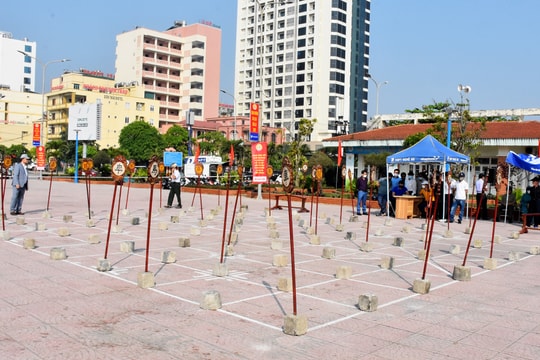 Khai mạc Giải thi đấu Cờ người chào mừng Lễ hội du lịch Cửa Lò