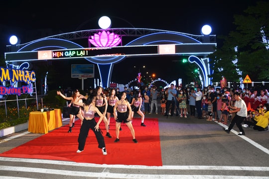 Sôi động, hấp dẫn với âm nhạc đường phố tại Cửa Lò