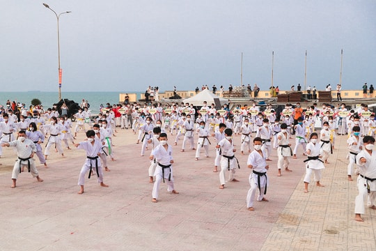 150 VĐV tham dự môn Karate - Đại hội TDTT tỉnh Nghệ An tại phố biển Cửa Lò